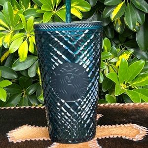 NWT STARBUCKS Green Winter Holiday Jeweled Textured Cup /Tumbler Grande 16 Fl Oz